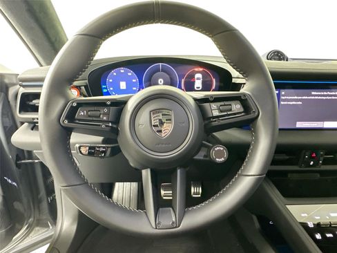 Certified 2025 Porsche Macan Turbo Electric AWD/4WD image 20