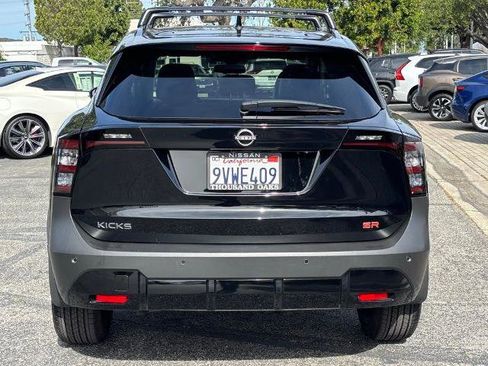 Certified 2025 Nissan Kicks SR FWD image 6