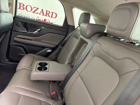 New 2026 Lincoln Corsair Premiere image 17