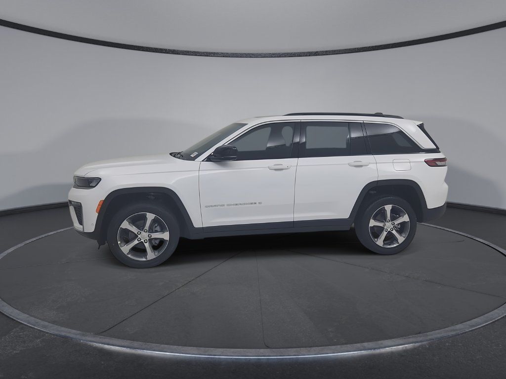 New 2026 Jeep Grand Cherokee Limited w/ Luxury Tech Group II AWD/4WD image 8