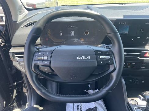 Used 2026 Kia Sportage LX FWD image 19