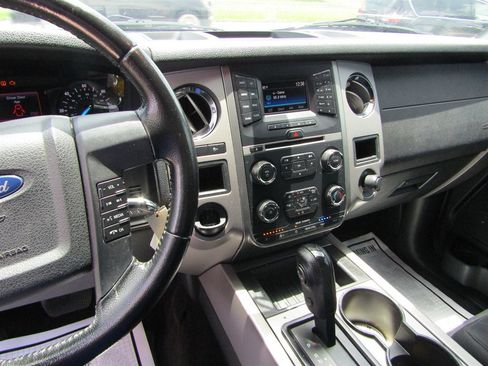 Used 2017 Ford Expedition EL XLT RWD image 13