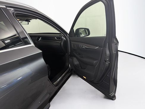 Used 2023 INFINITI QX50 Luxe AWD/4WD image 32