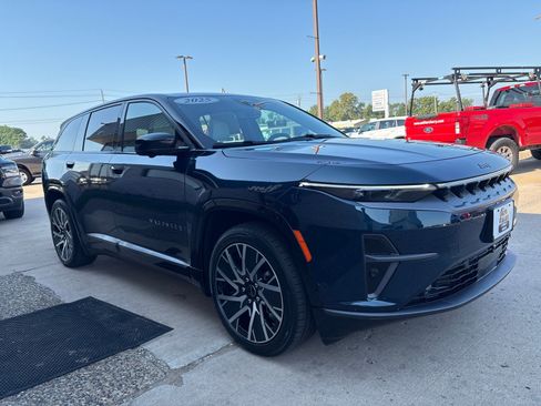 New 2025 Jeep Wagoneer S Limited image 7