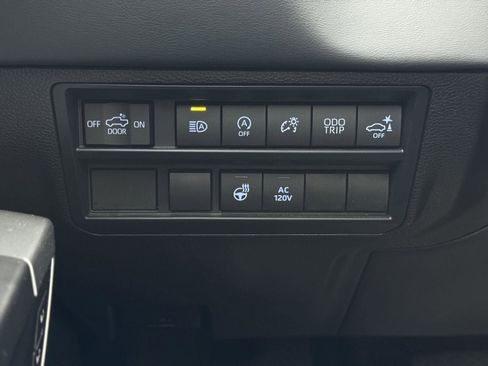 Used 2024 Toyota Tundra Platinum image 16