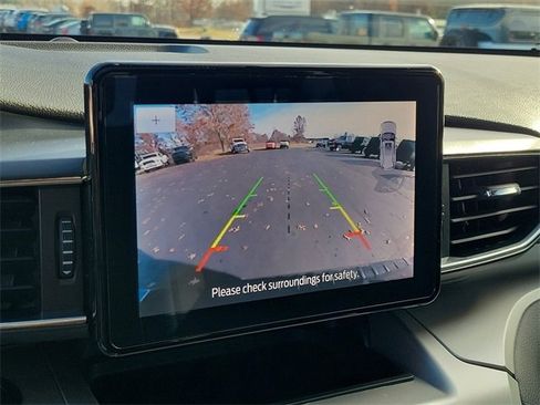 Used 2022 Ford Explorer XLT w/ Equipment Group 202A image 29