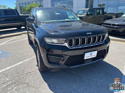 Used 2023 Jeep Grand Cherokee Laredo AWD/4WD image 8