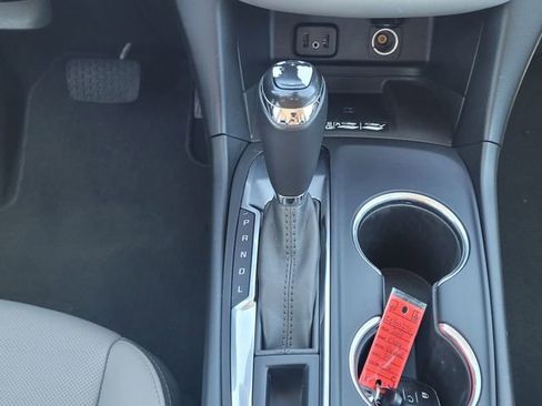 Used 2018 Chevrolet Equinox Premier FWD image 19