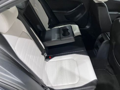 Used 2016 Volkswagen Jetta Sport image 18