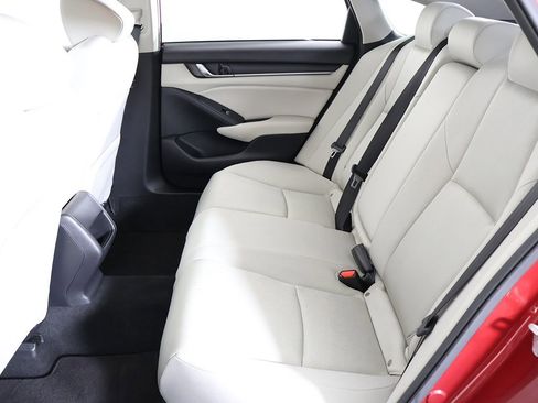 Used 2018 Honda Accord LX image 29