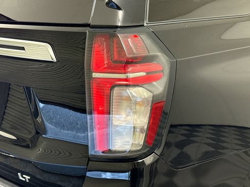 Used 2022 Chevrolet Tahoe LT w/ Luxury Package RWD image 34