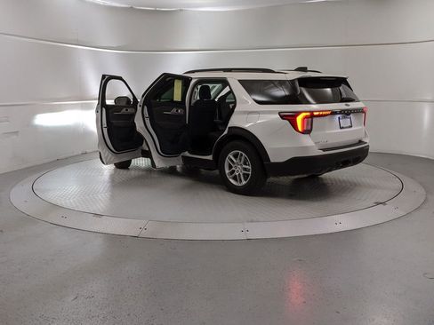 New 2025 Ford Explorer Active image 10