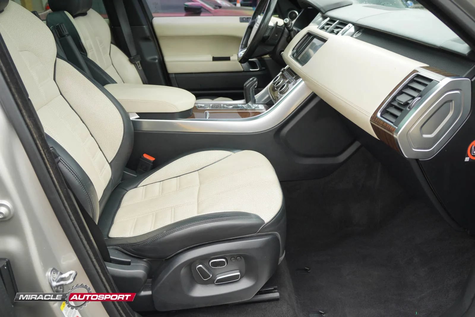 Used 2015 Land Rover Range Rover Sport Autobiography AWD/4WD image 29