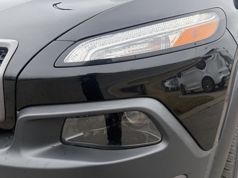 Used 2018 Jeep Cherokee Trailhawk w/ Quick Order Package 27L AWD/4WD image 6