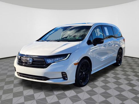 Certified 2023 Honda Odyssey Sport image 2