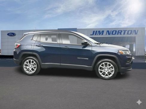 Used 2024 Jeep Compass Latitude AWD/4WD image 16