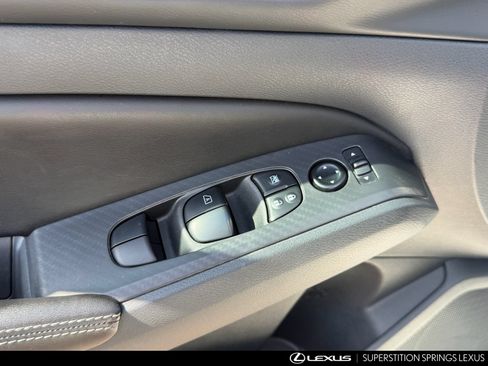 Used 2025 Nissan Altima 2.5 SV FWD image 11