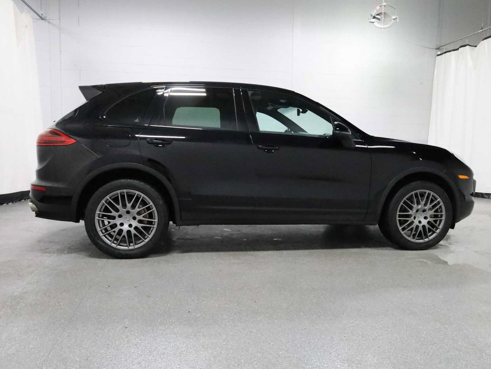 Used 2017 Porsche Cayenne S AWD/4WD image 10