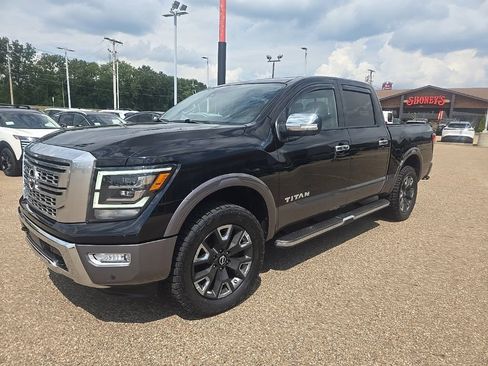 Used 2023 Nissan Titan Platinum Reserve w/ Moonroof Package AWD/4WD image 3