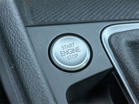 Certified 2023 Volkswagen Jetta SE image 25