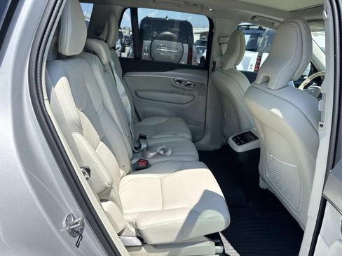 Used 2024 Volvo XC90 B5 Core w/ Climate Package AWD/4WD image 9