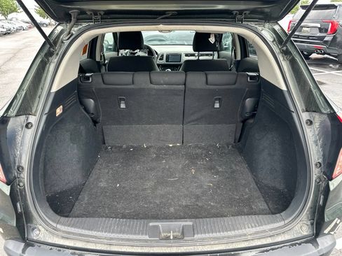 Used 2018 Honda HR-V EX image 12