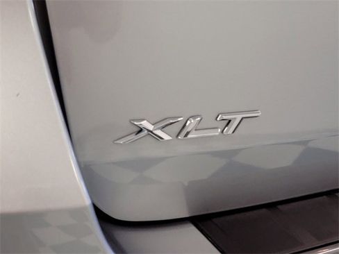 Used 2023 Ford Explorer XLT w/ Equipment Group 202A image 7