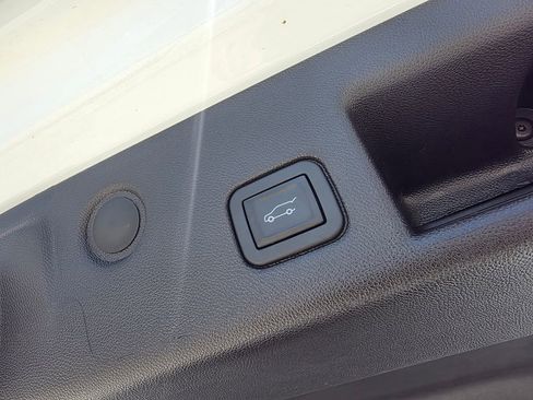 Used 2024 Chevrolet Equinox LT w/ LPO, Floor Liner Package FWD image 31