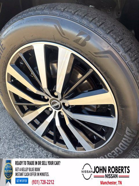 Certified 2025 Nissan Pathfinder Platinum w/ Black Appearance Package AWD/4WD image 15