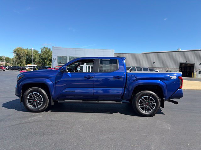Certified 2024 Toyota Tacoma TRD Sport AWD/4WD image 4