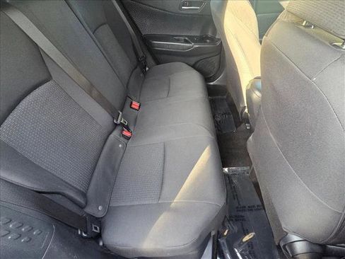 Used 2018 Toyota C-HR XLE image 18