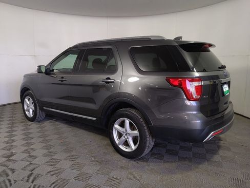Used 2017 Ford Explorer XLT w/ Class II Trailer Tow Package AWD/4WD image 3