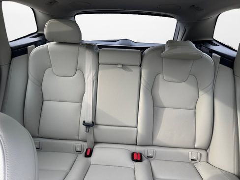 Used 2023 Volvo XC60 B5 Plus w/ Protection Package Premier image 12