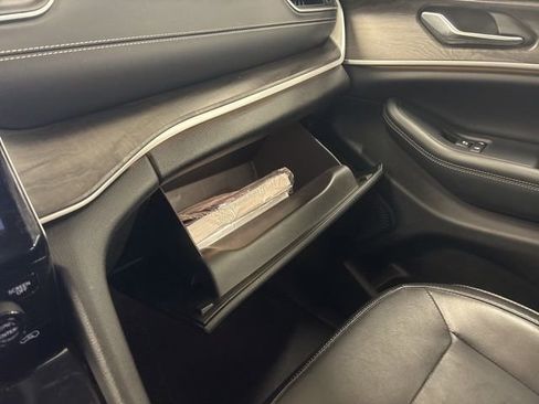 Used 2023 Jeep Grand Cherokee Limited w/ Trailer Tow Prep Group (B) image 48