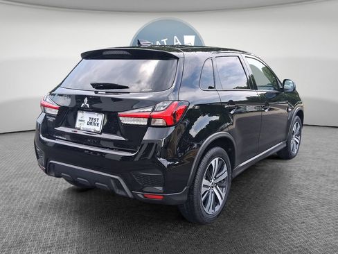 Used 2025 Mitsubishi Outlander Sport AWD image 3