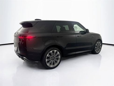 Used 2024 Land Rover Range Rover Sport Dynamic SE image 5