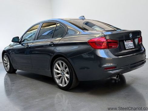 Used 2018 BMW 320i Sedan RWD image 4