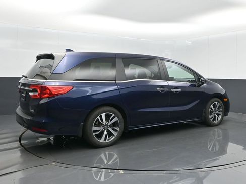 Certified 2024 Honda Odyssey Touring image 8