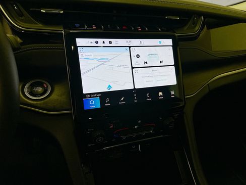 Used 2022 Jeep Grand Cherokee Limited 4xe image 26