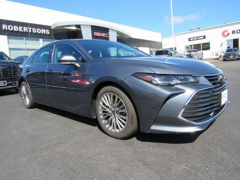 Used 2022 Toyota Avalon Limited image 6