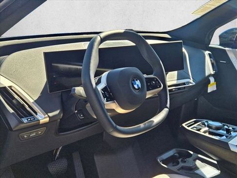 New 2026 BMW iX xDrive45 image 9