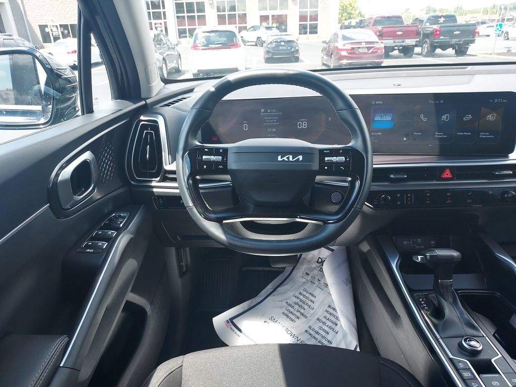 Used 2026 Kia Sorento LX FWD image 18