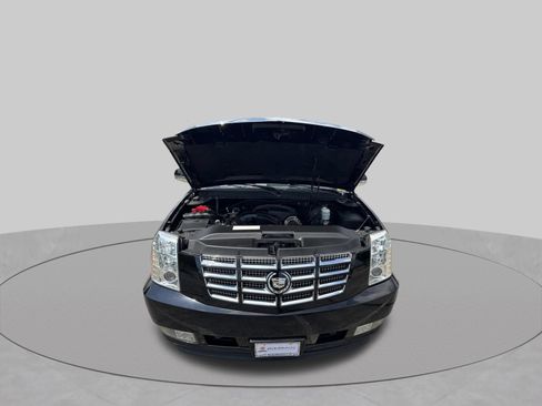 Used 2011 Cadillac Escalade EXT Premium AWD/4WD image 29