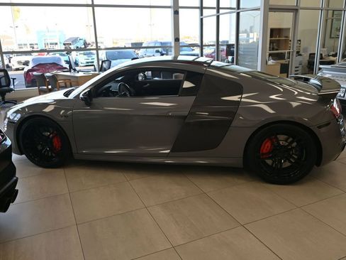 Used 2010 Audi R8 V10 image 32