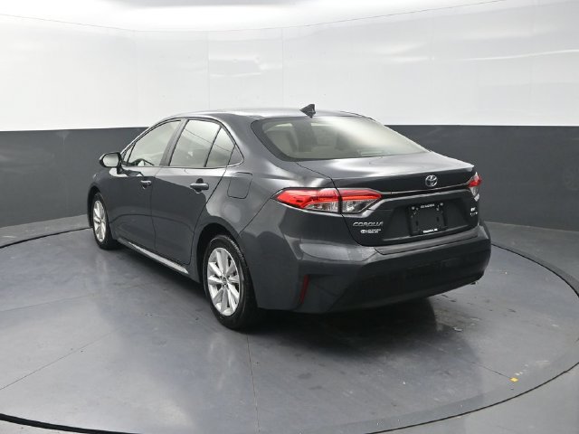 Used 2026 Toyota Corolla LE w/ LE Premium Package FWD image 6