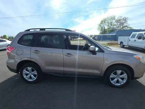Used 2016 Subaru Forester 2.5i Premium image 4