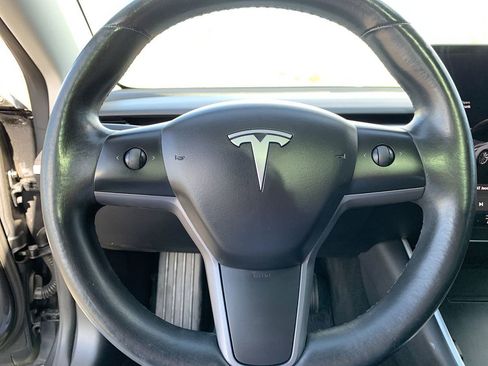 Used 2018 Tesla Model 3 Mid Range image 16