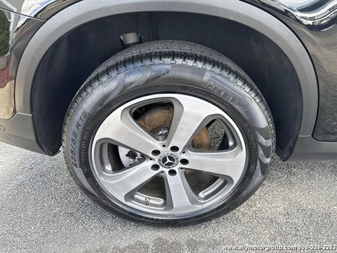 Used 2019 Mercedes-Benz GLC 300 4MATIC image 11