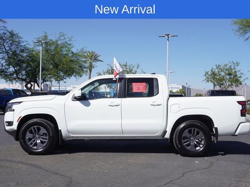 Certified 2025 Nissan Frontier SV w/ Tow Package RWD image 2