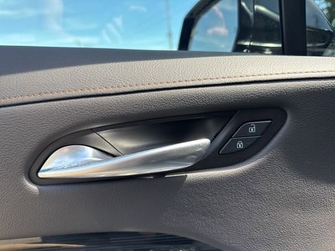 Used 2024 Cadillac XT4 Luxury FWD image 11